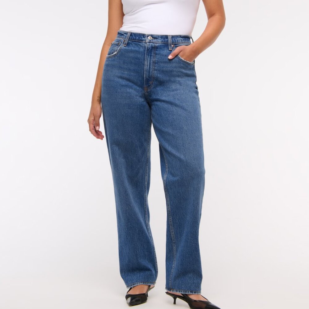Abercrombie and Fitch | 90's Straight Ultra High Rise - Size 29